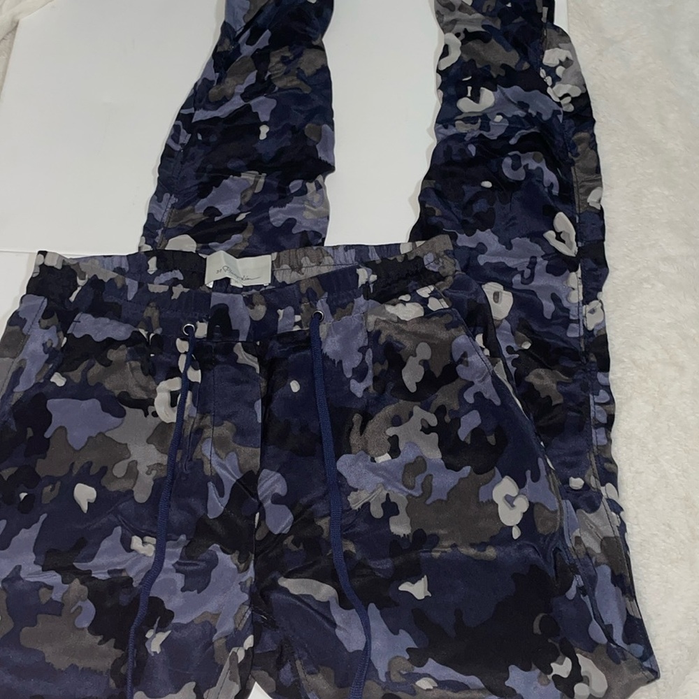 Floral ruffled joggers